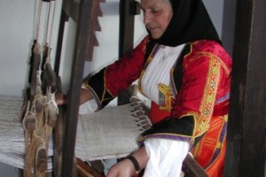 Desula, donna al telaio
